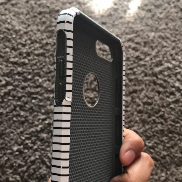 Phone cases - Picture 5 of 5